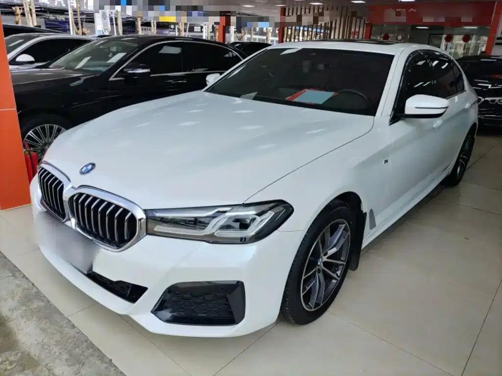 2021 BMW 5 Series 525Li M Sport Package — миниатюра 1