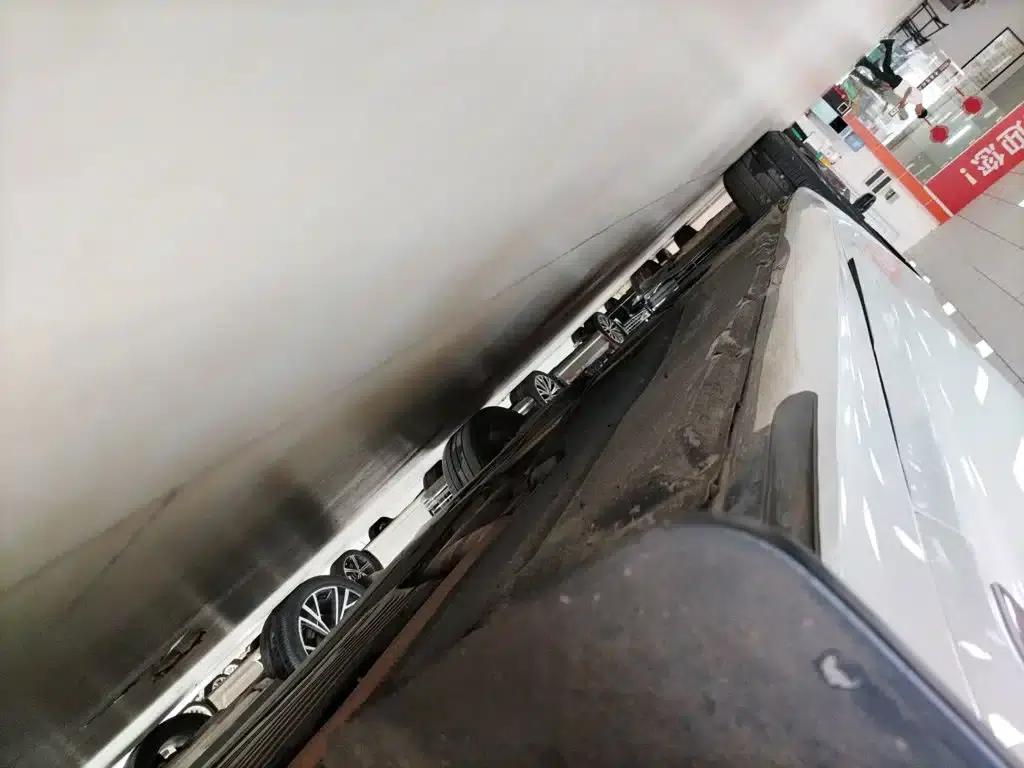 2021 BMW 5 Series 525Li M Sport Package — миниатюра 19