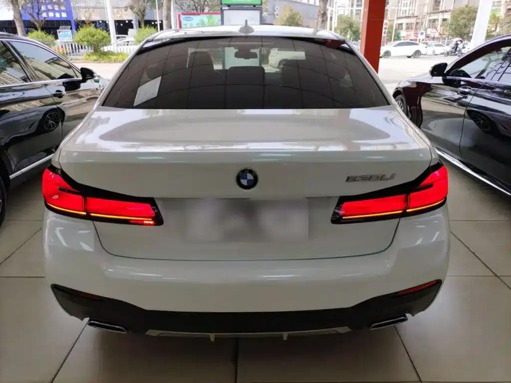 2021 BMW 5 Series 525Li M Sport Package — миниатюра 4