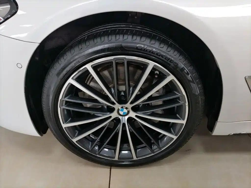 2023 BMW 5 Series 530Li Leading Edition M Sport Package — миниатюра 25