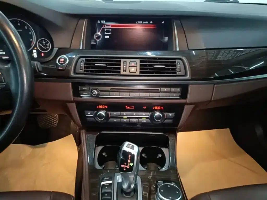 2017 BMW 5 Series 525Li Luxury Design Package — миниатюра 13