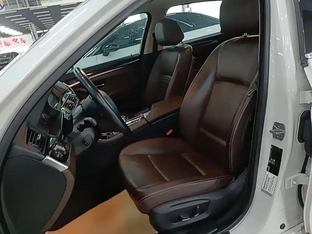 2017 BMW 5 Series 525Li Luxury Design Package — миниатюра 15