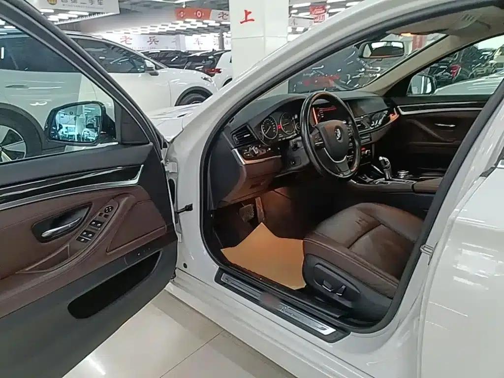 2017 BMW 5 Series 525Li Luxury Design Package — миниатюра 16
