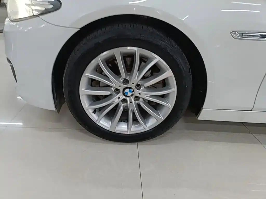 2017 BMW 5 Series 525Li Luxury Design Package — миниатюра 23