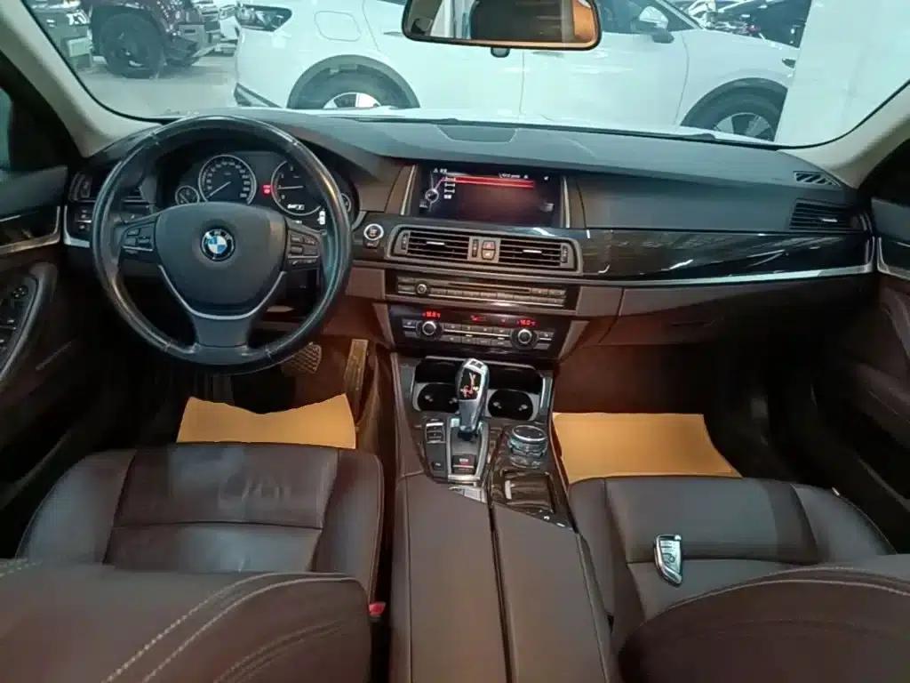 2017 BMW 5 Series 525Li Luxury Design Package — миниатюра 10