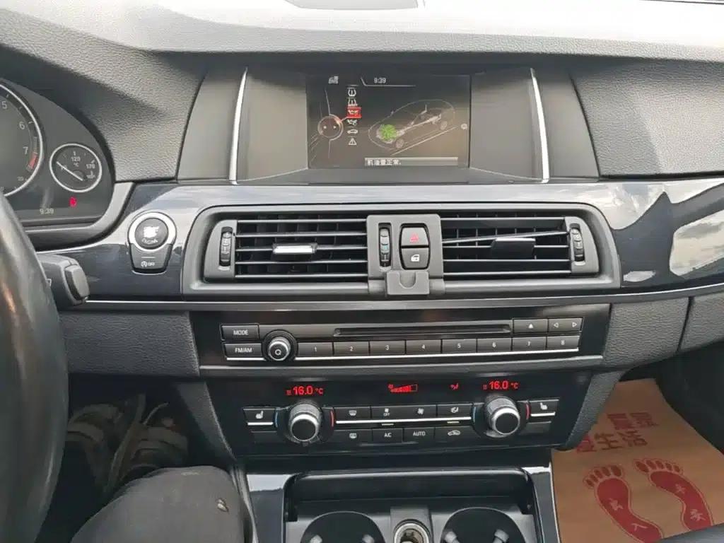 BMW 5 Series 2017 520Li Elegant Edition — миниатюра 13