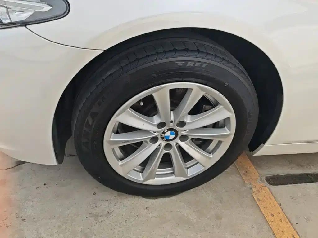 BMW 5 Series 2017 520Li Elegant Edition — миниатюра 23