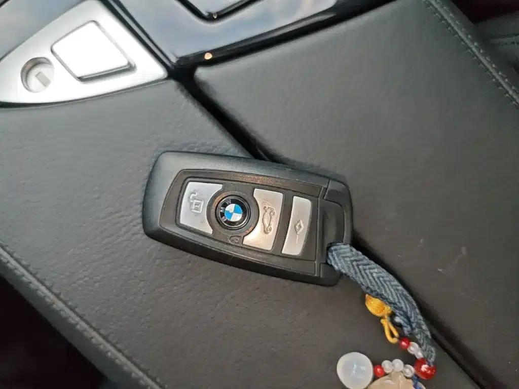 BMW 5 Series 2017 520Li Elegant Edition — миниатюра 9