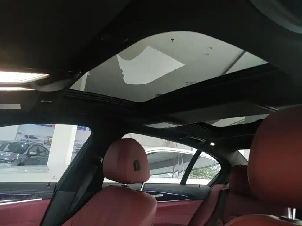 2020 BMW 5 Series 530Li Luxury M Sport Package — миниатюра 18