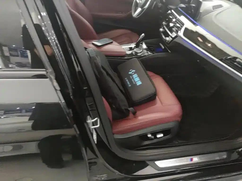 2020 BMW 5 Series 530Li Luxury M Sport Package — миниатюра 25