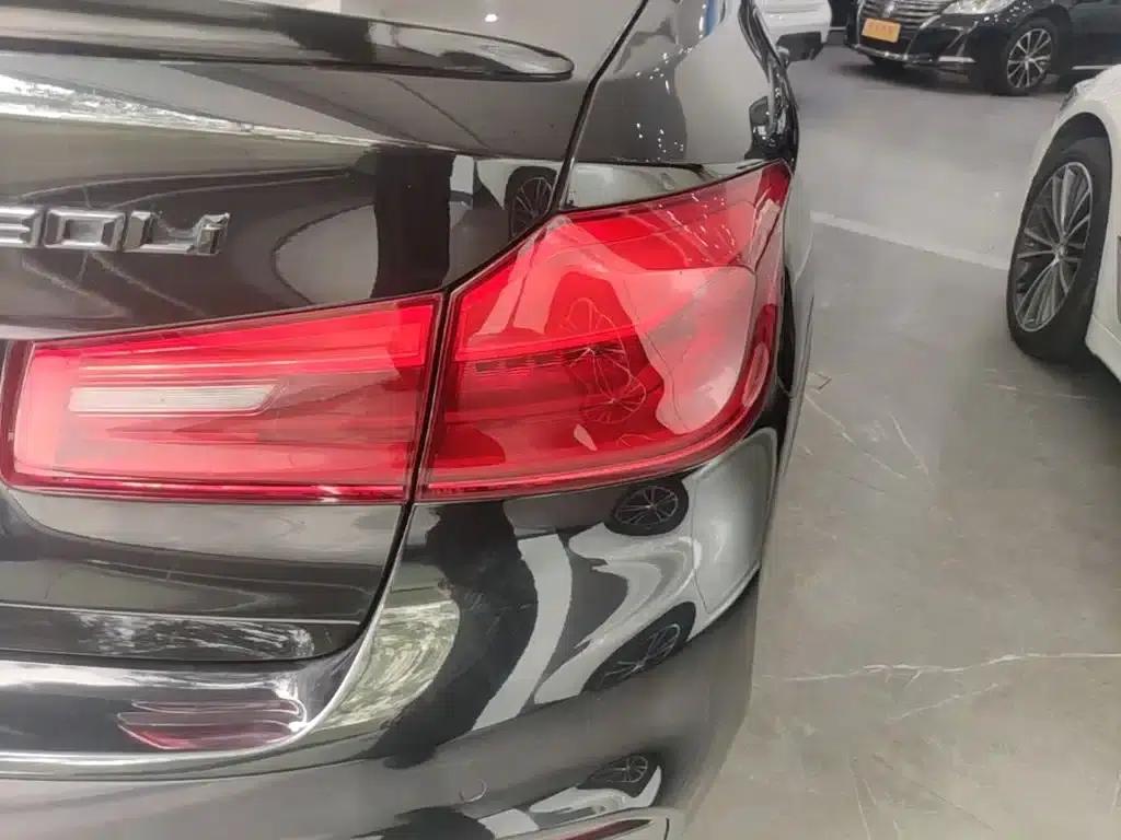 2020 BMW 5 Series 530Li Luxury M Sport Package — миниатюра 8
