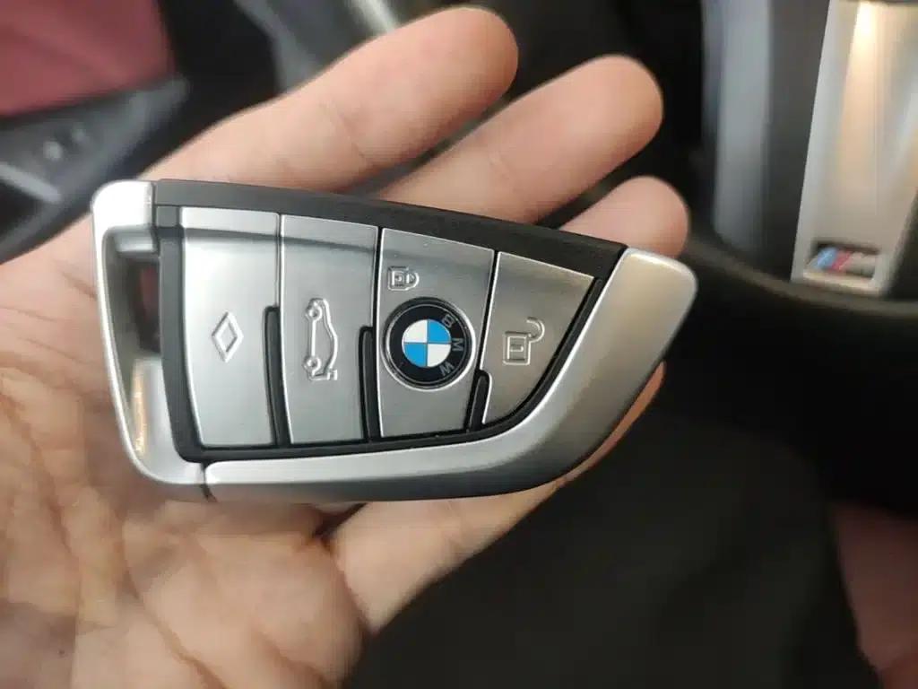 2020 BMW 5 Series 530Li Luxury M Sport Package — миниатюра 9