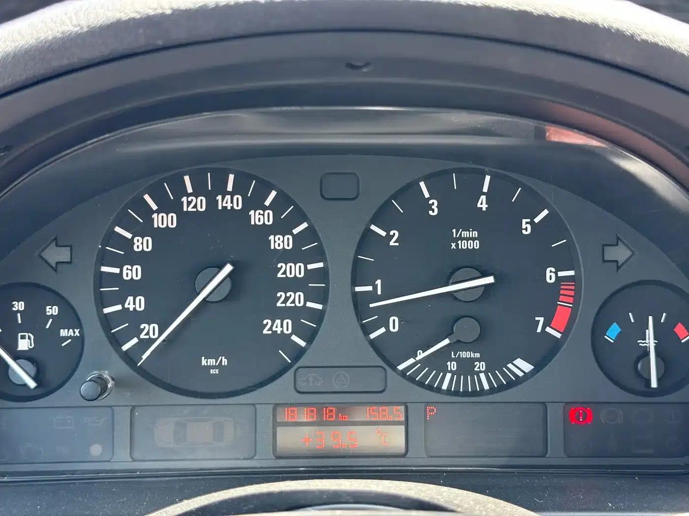 BMW 5 Series (Imported) 2003 520i — миниатюра 20