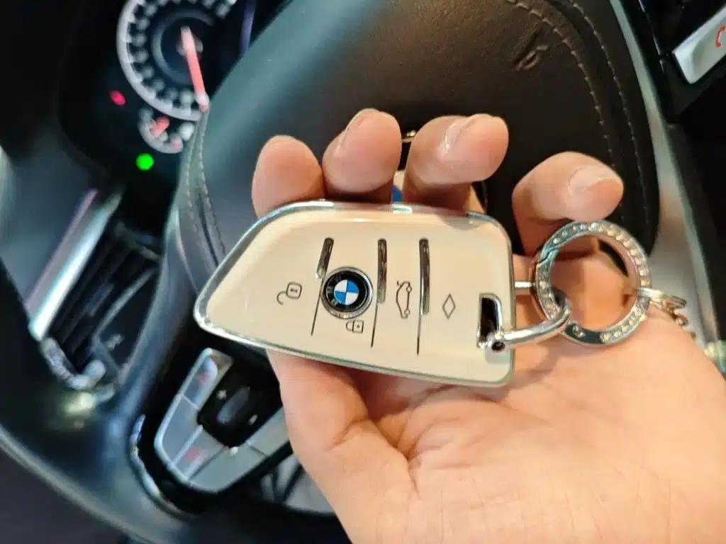BMW 5 Series PHEV 2019 Facelift 530Le Luxury Package — миниатюра 9