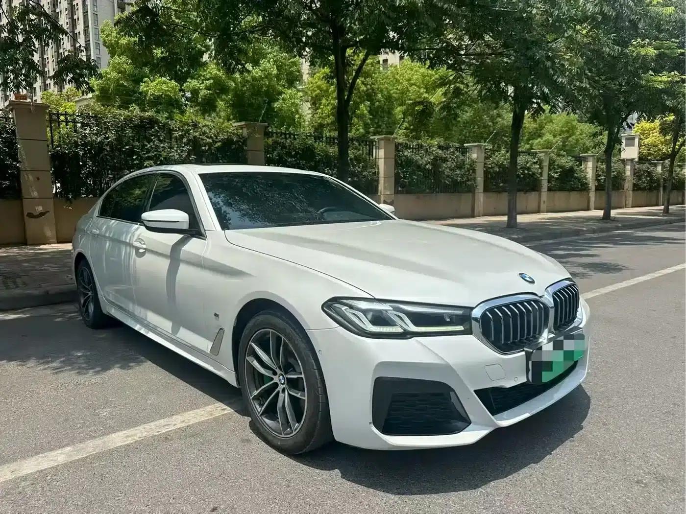 BMW 5 Series PHEV 2021 535Le M Sport Package — миниатюра 1
