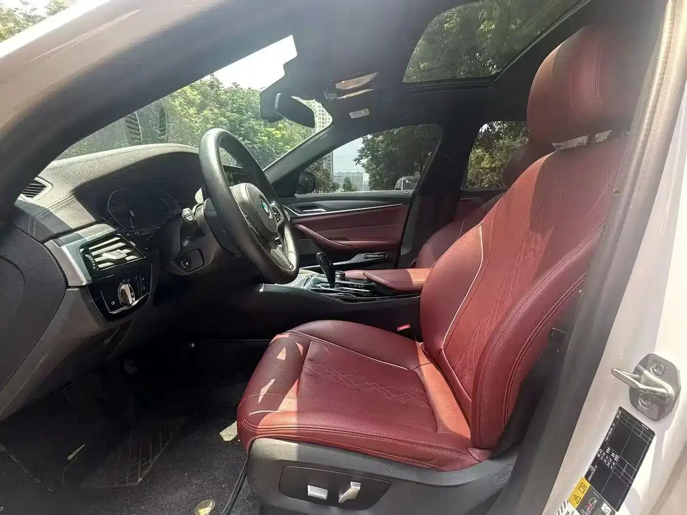 BMW 5 Series PHEV 2021 535Le M Sport Package — миниатюра 2