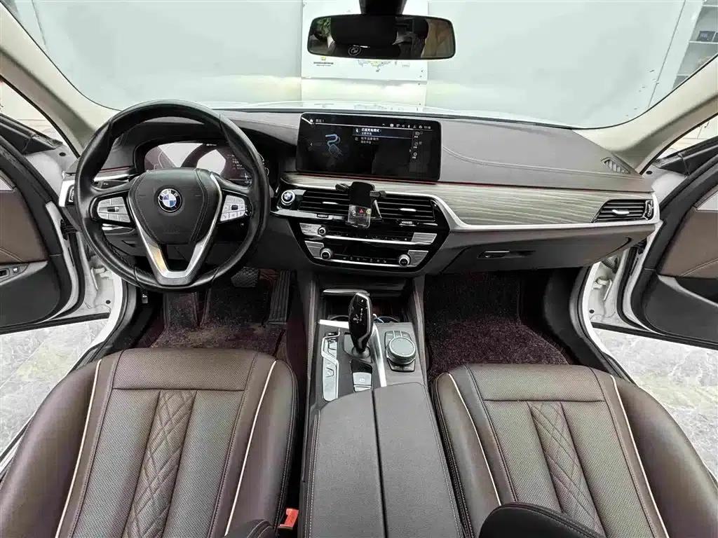 BMW 5 Series PHEV 2021 535Le Luxury Package — миниатюра 9