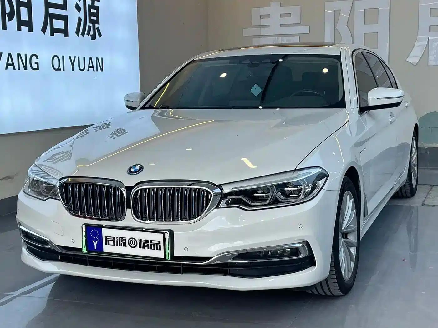 BMW 5 Series PHEV 2019 530Le Luxury Package — миниатюра 1