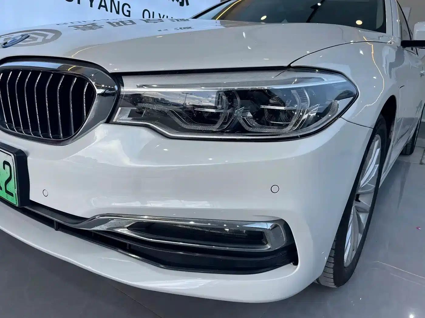 BMW 5 Series PHEV 2019 530Le Luxury Package — миниатюра 10