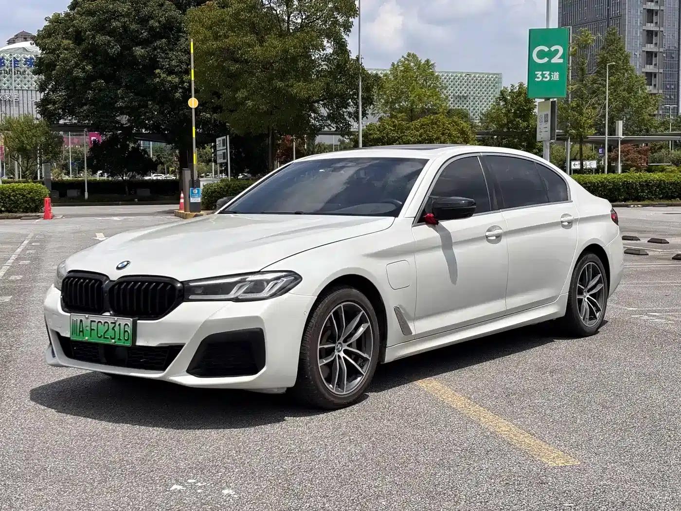 BMW 5 Series PHEV 2021 535Le Pioneer Edition M Sport Package — миниатюра 1