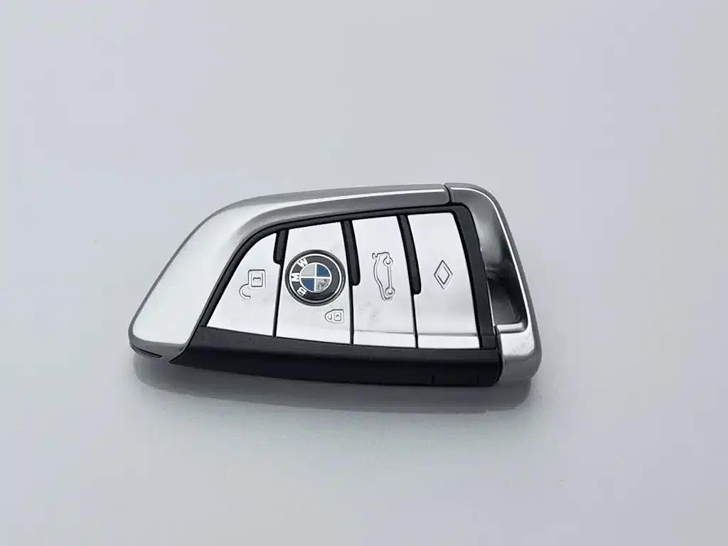 BMW 5 Series PHEV 2020 Mileage Upgrade Edition 530Le Pioneer Edition — миниатюра 19