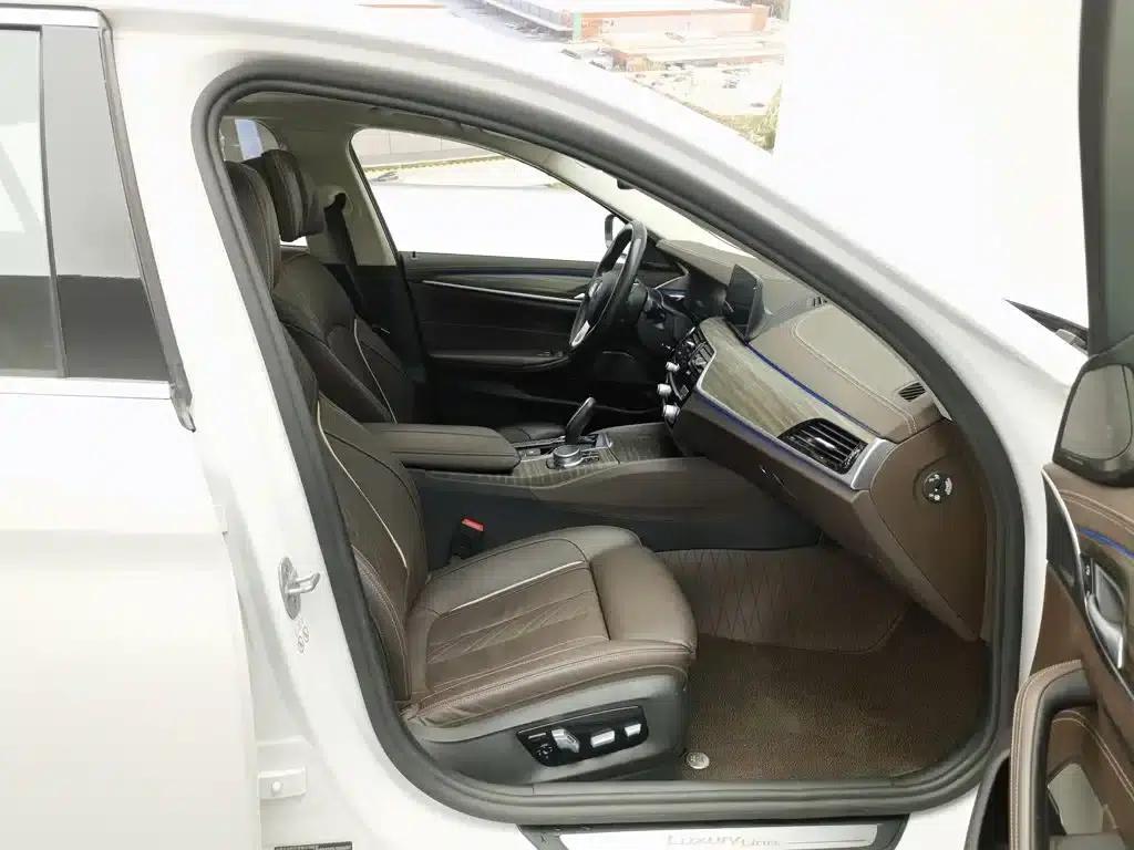 BMW 5 Series PHEV 2020 Mileage Upgrade Edition 530Le Pioneer Edition — миниатюра 23