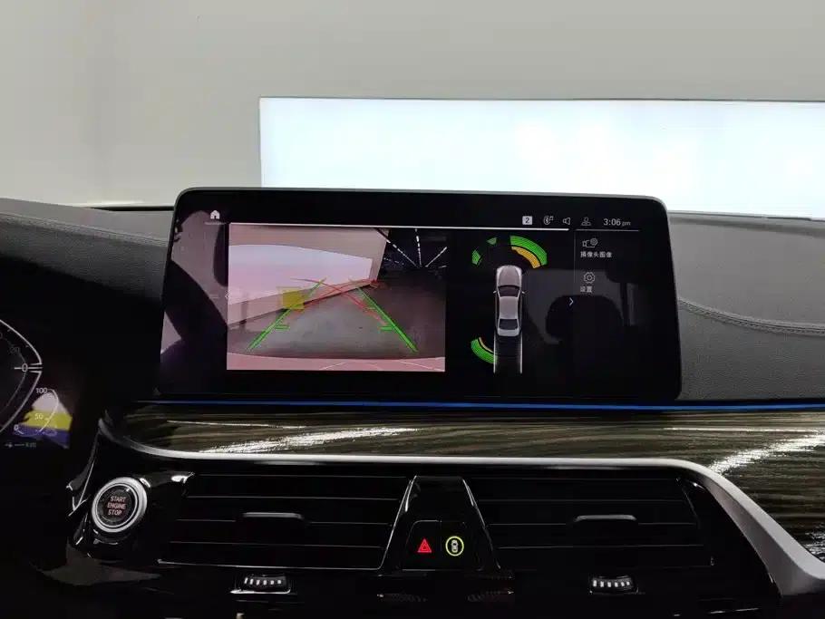 BMW 5 Series PHEV 2021 Facelift 535Le Luxury Package — миниатюра 13