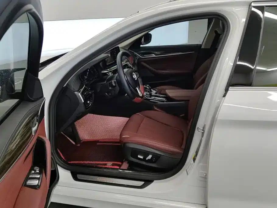 BMW 5 Series PHEV 2021 Facelift 535Le Luxury Package — миниатюра 9