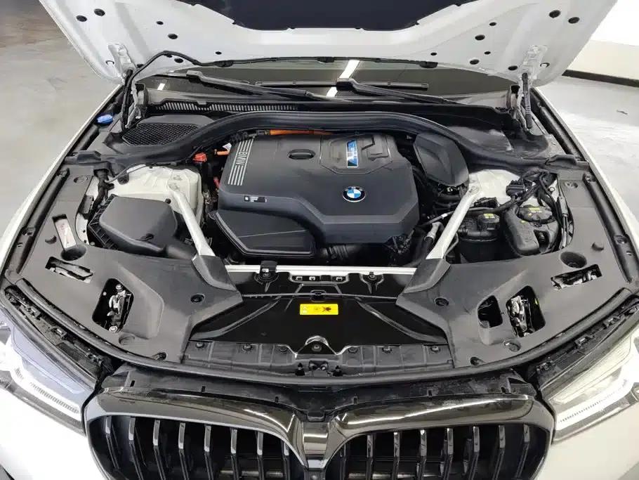 BMW 5 Series PHEV 2021 Facelift 535Le Luxury Package — миниатюра 10