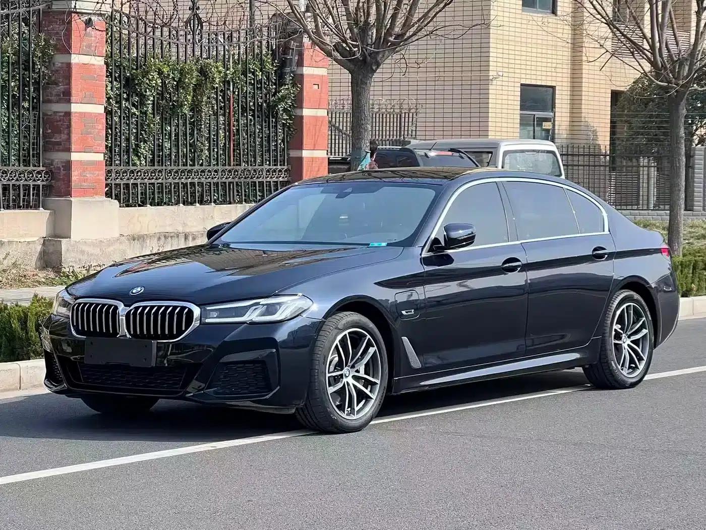 BMW 5 Series PHEV 2022 Facelift 535Le M Sport Package — миниатюра 1