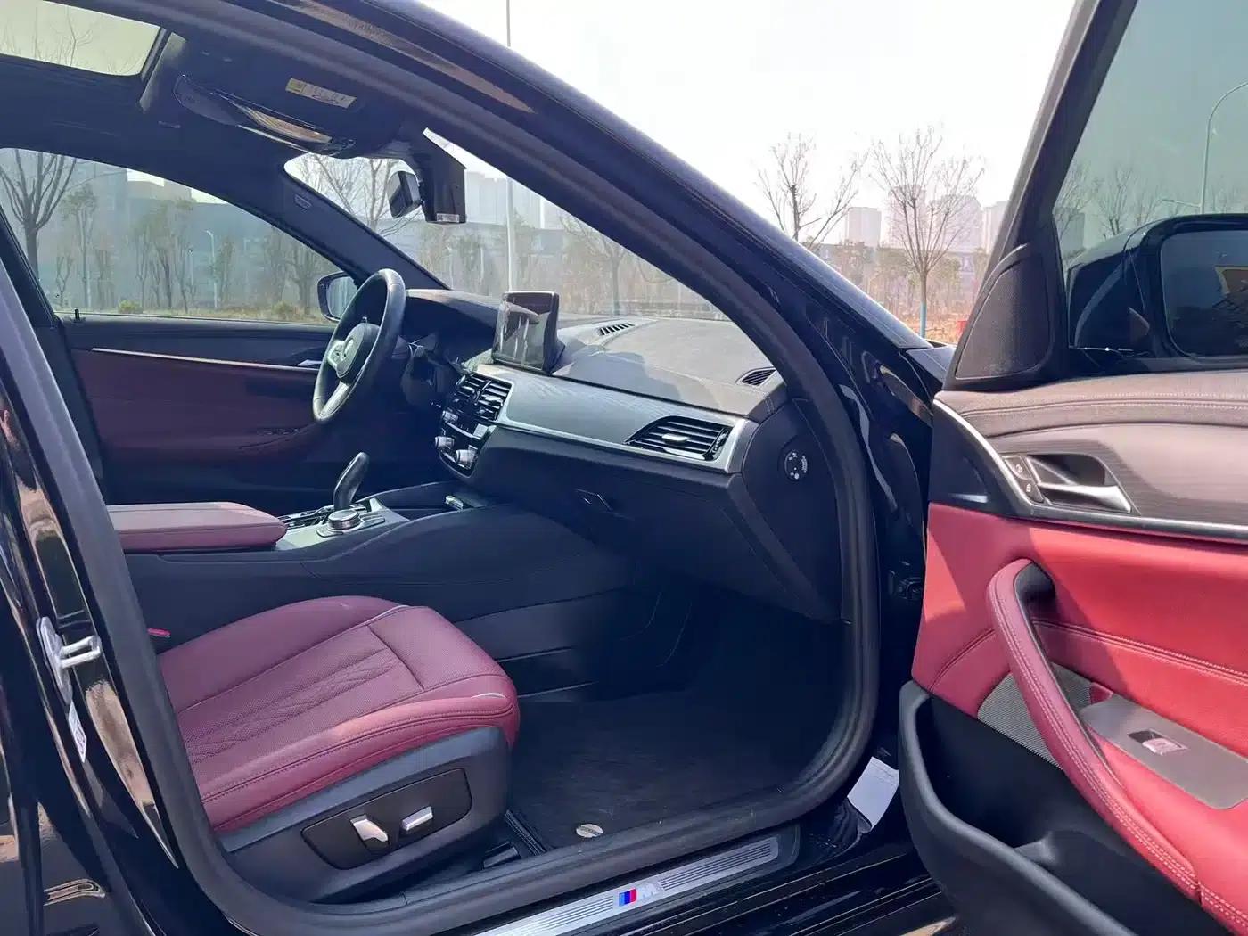 BMW 5 Series PHEV 2022 Facelift 535Le M Sport Package — миниатюра 10