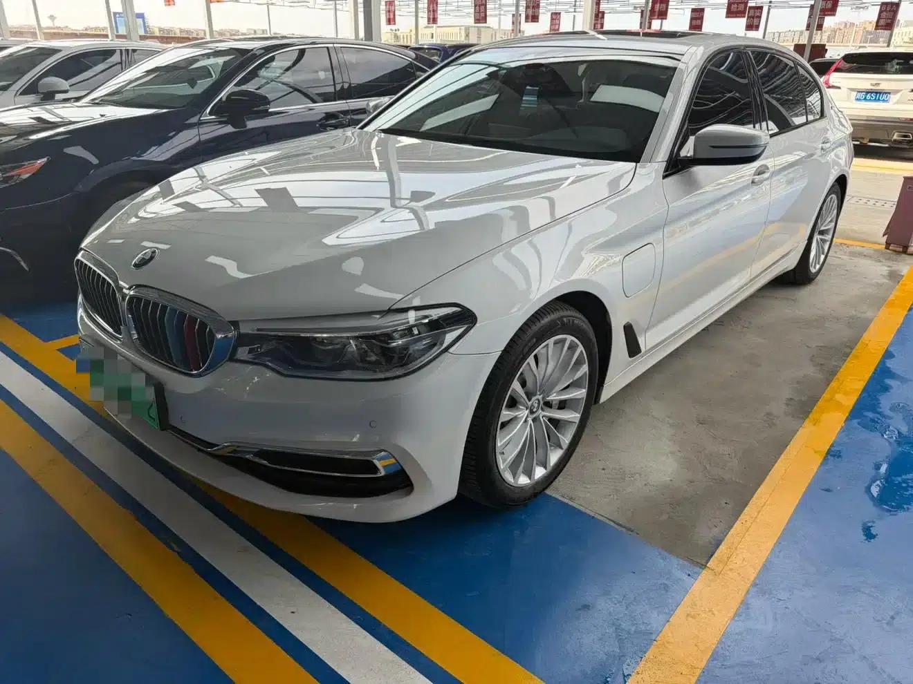 BMW 5 Series PHEV 2019 Facelift 530Le Pioneer Edition — миниатюра 1