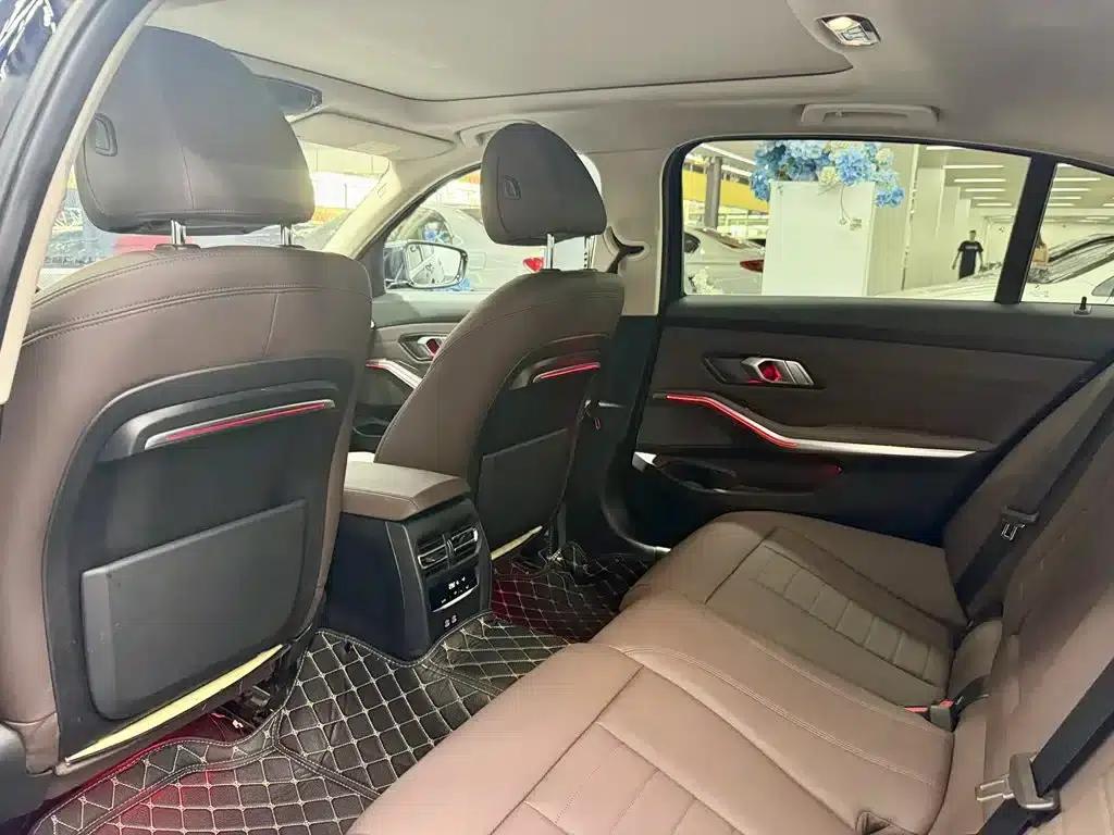 2022 BMW 3 Series 320Li M Sport Package — миниатюра 11