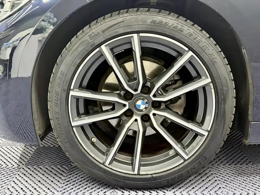 2022 BMW 3 Series 320Li M Sport Package — миниатюра 7