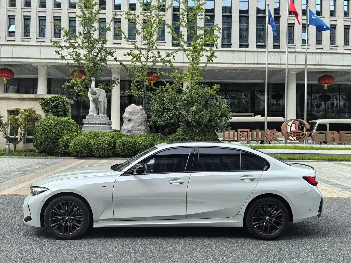 2023 BMW 3 Series 325Li M Sport Shadow Edition — миниатюра 7