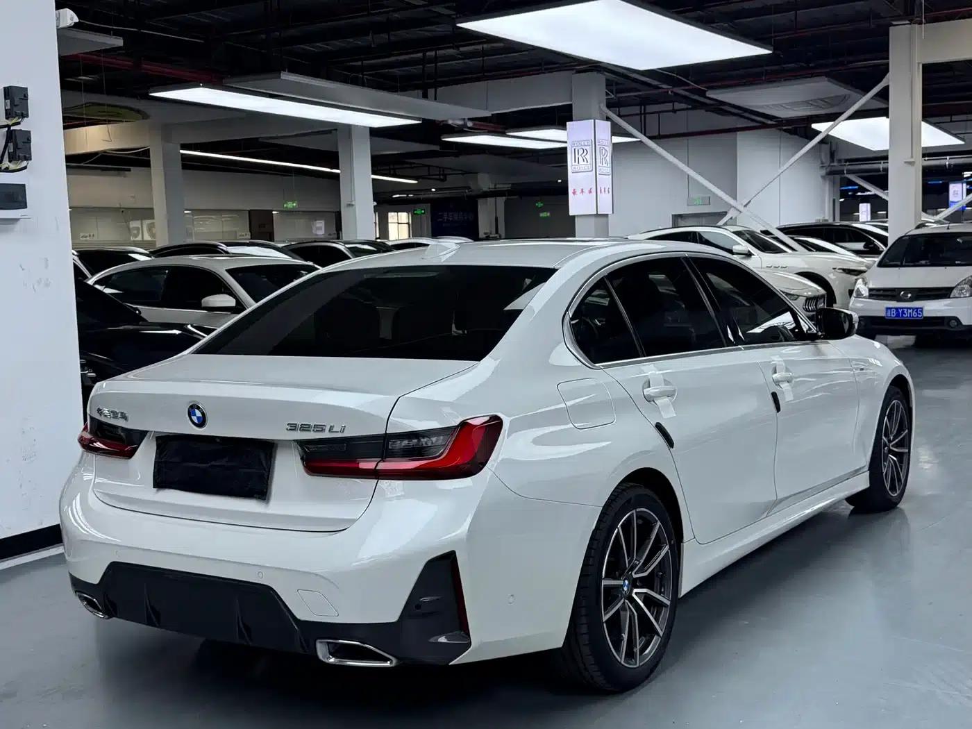 2023 BMW 3 Series 325Li M Sport Package — миниатюра 21