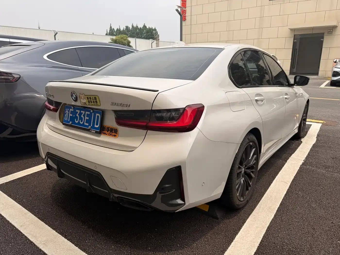 2024 BMW 3 Series 325i M Sport Shadow Edition — миниатюра 5