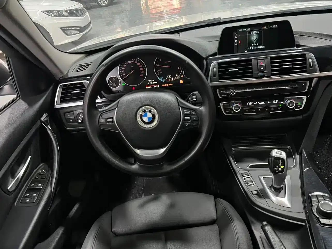 2018 BMW 3 Series 318i — миниатюра 7