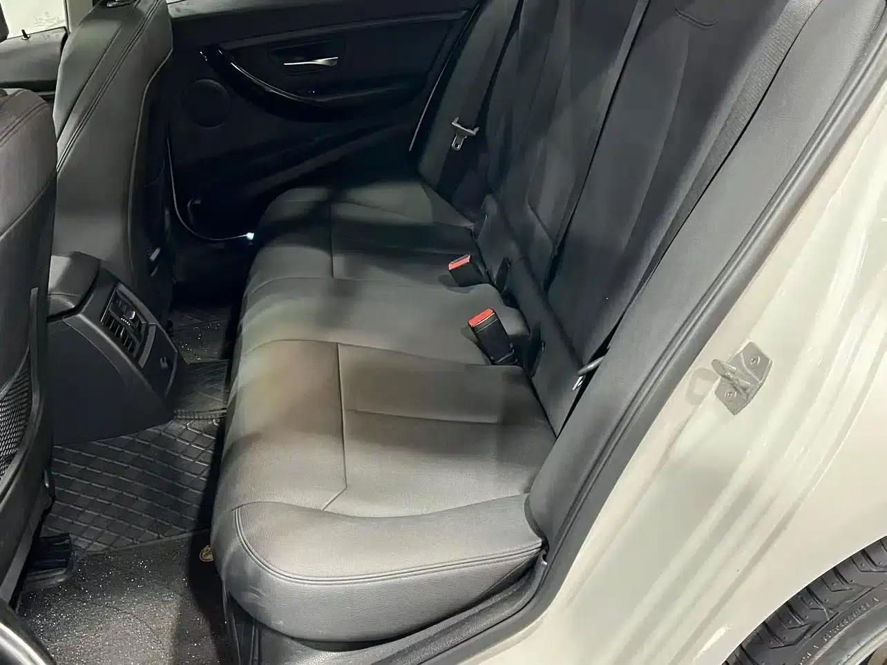 2018 BMW 3 Series 318i — миниатюра 9