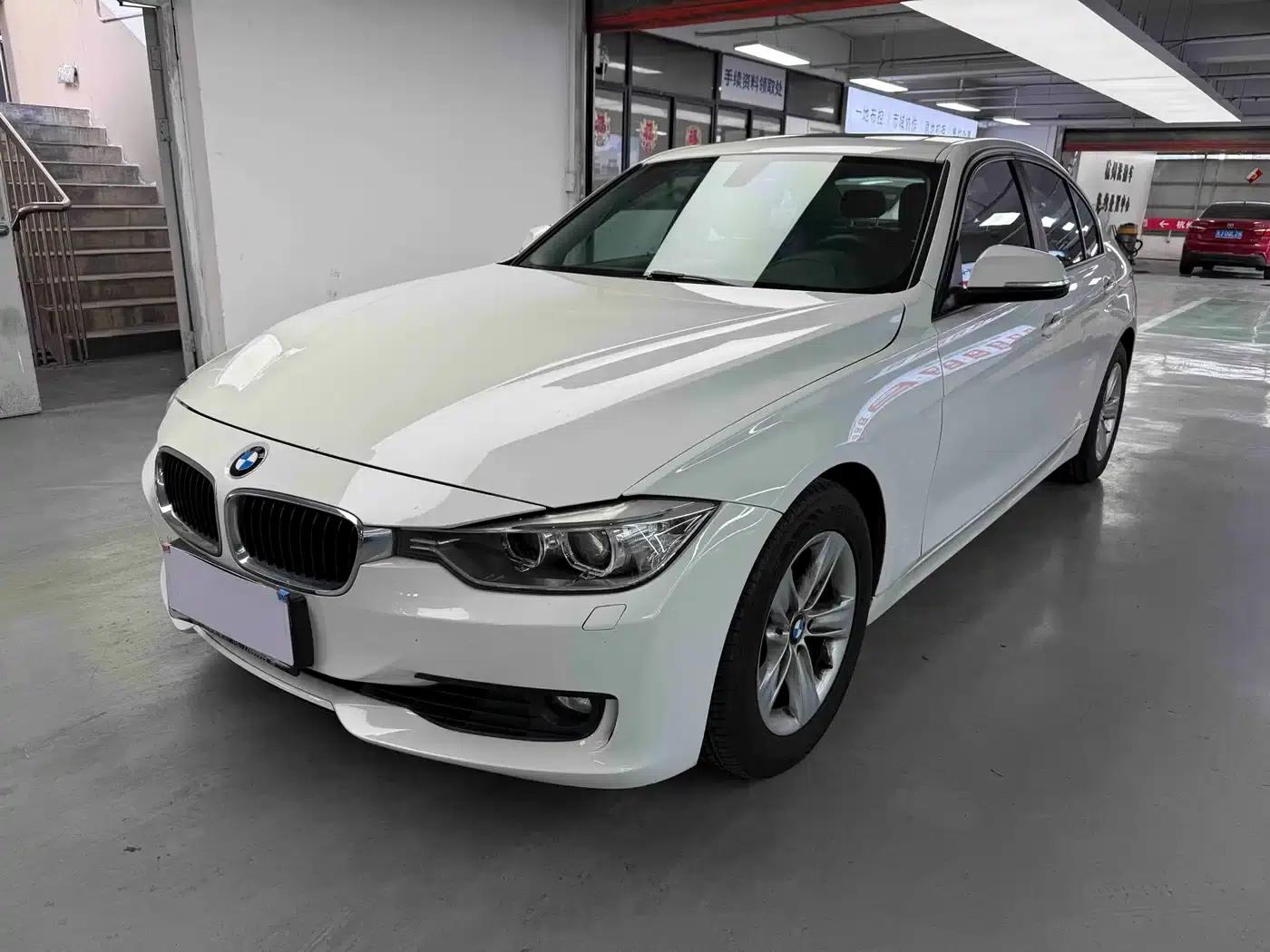 BMW 3 Series 2013 320i Fashion Edition — миниатюра 1