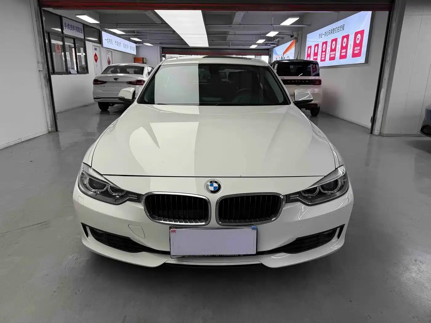 BMW 3 Series 2013 320i Fashion Edition — миниатюра 2