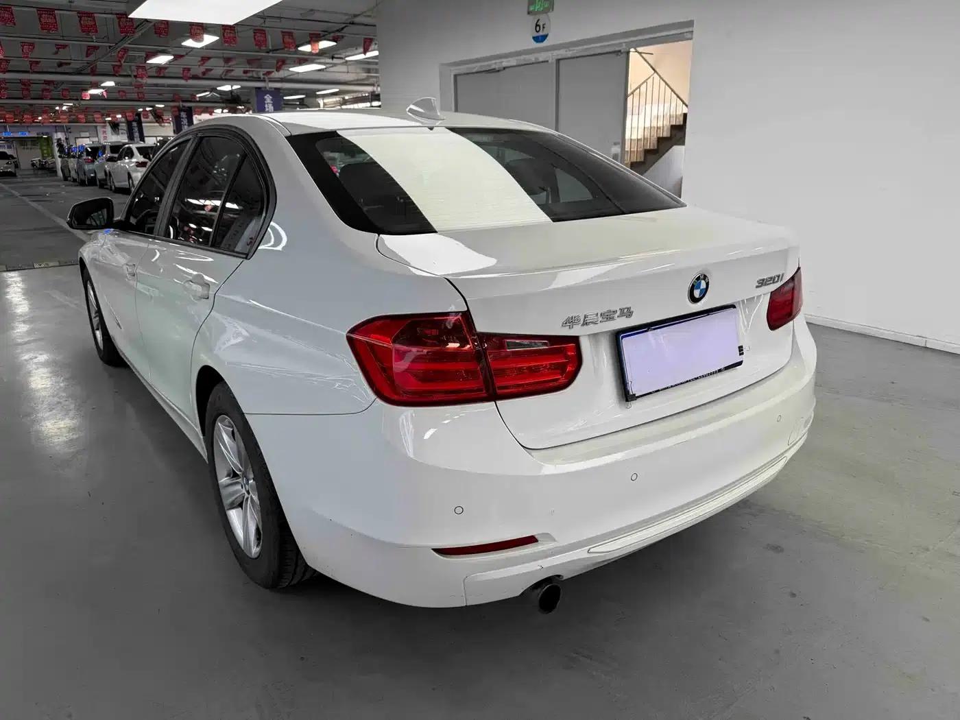 BMW 3 Series 2013 320i Fashion Edition — миниатюра 9
