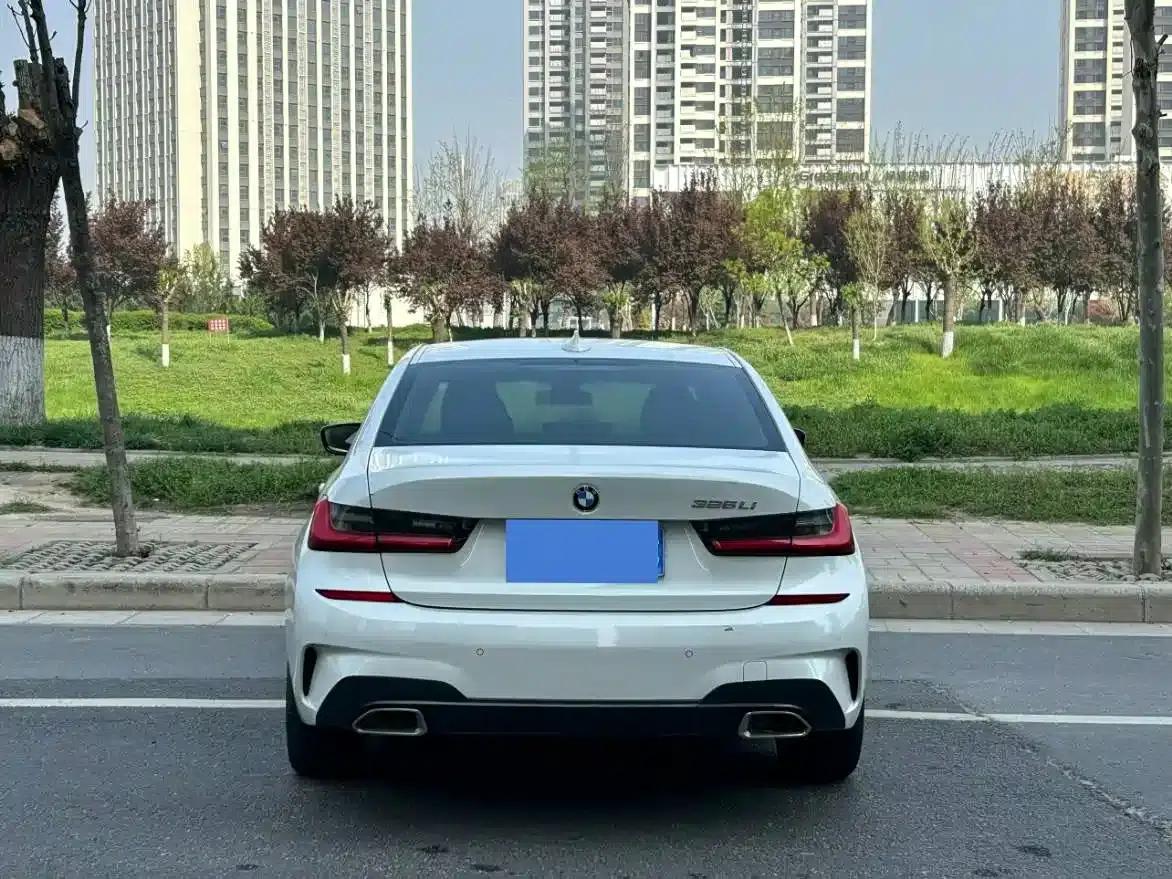 2020 BMW 3 Series 325Li M Sport Package — миниатюра 8