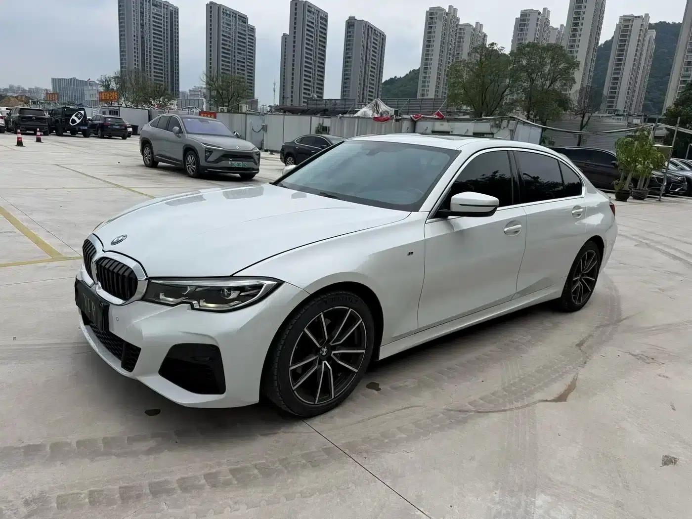 2021 BMW 3 Series 320Li M Sport Package — миниатюра 1