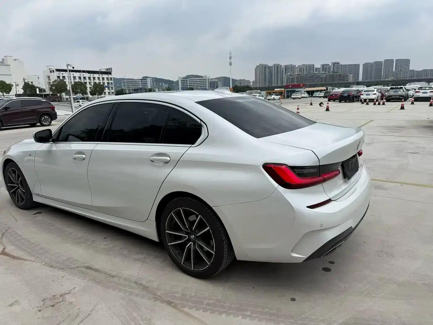 2021 BMW 3 Series 320Li M Sport Package — миниатюра 9