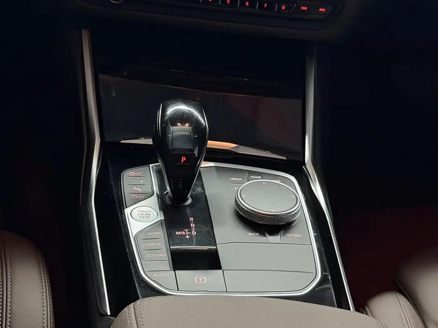 2021 BMW 3 Series 320Li M Sport Package — миниатюра 6