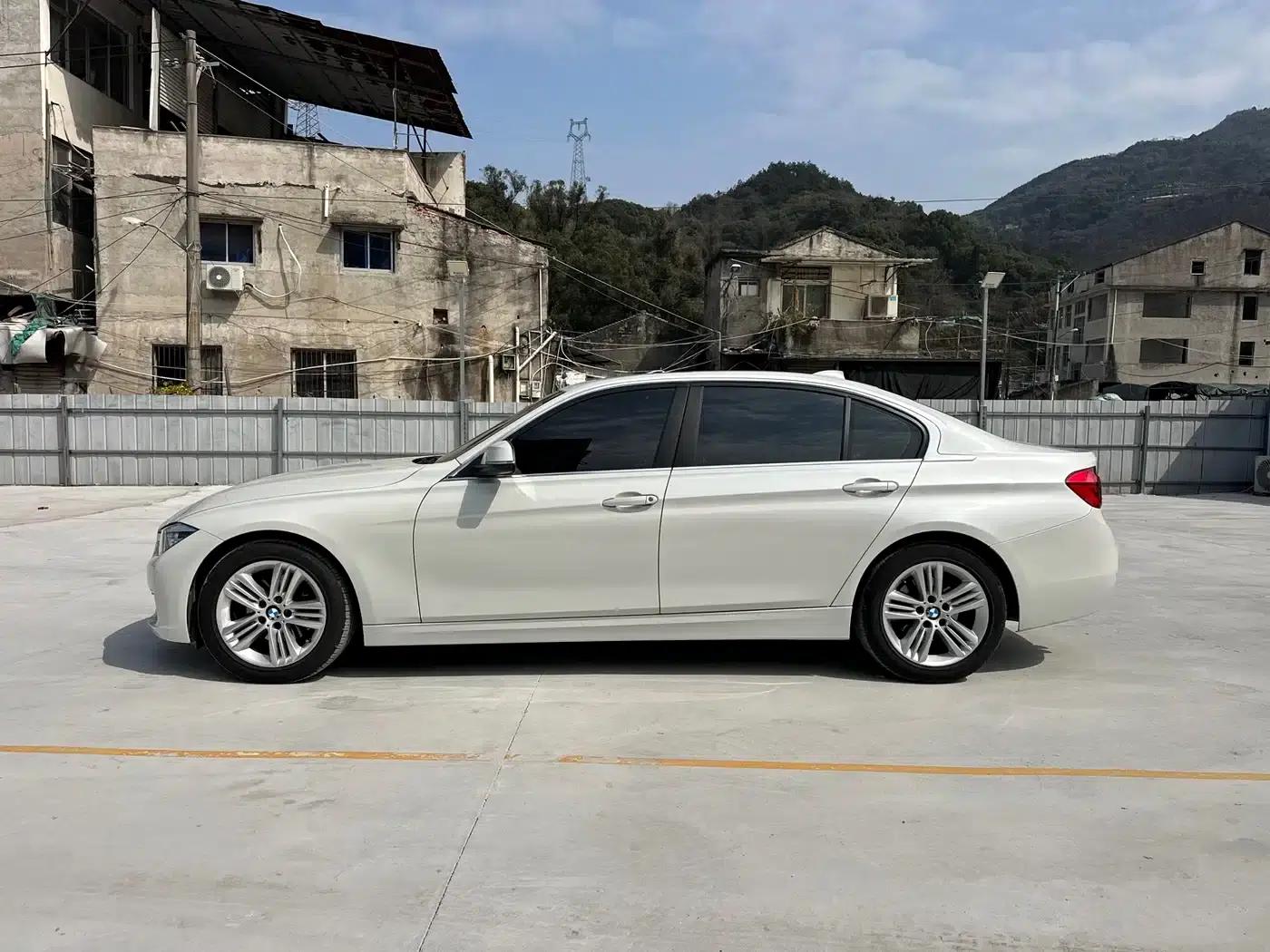 2017 BMW 3 Series 320Li Fashion Edition — миниатюра 2