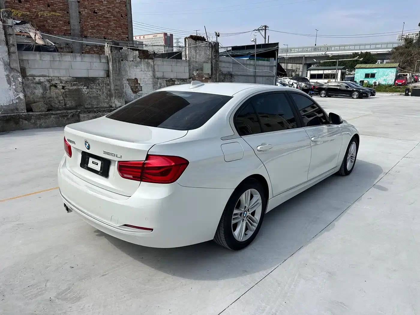 2017 BMW 3 Series 320Li Fashion Edition — миниатюра 5