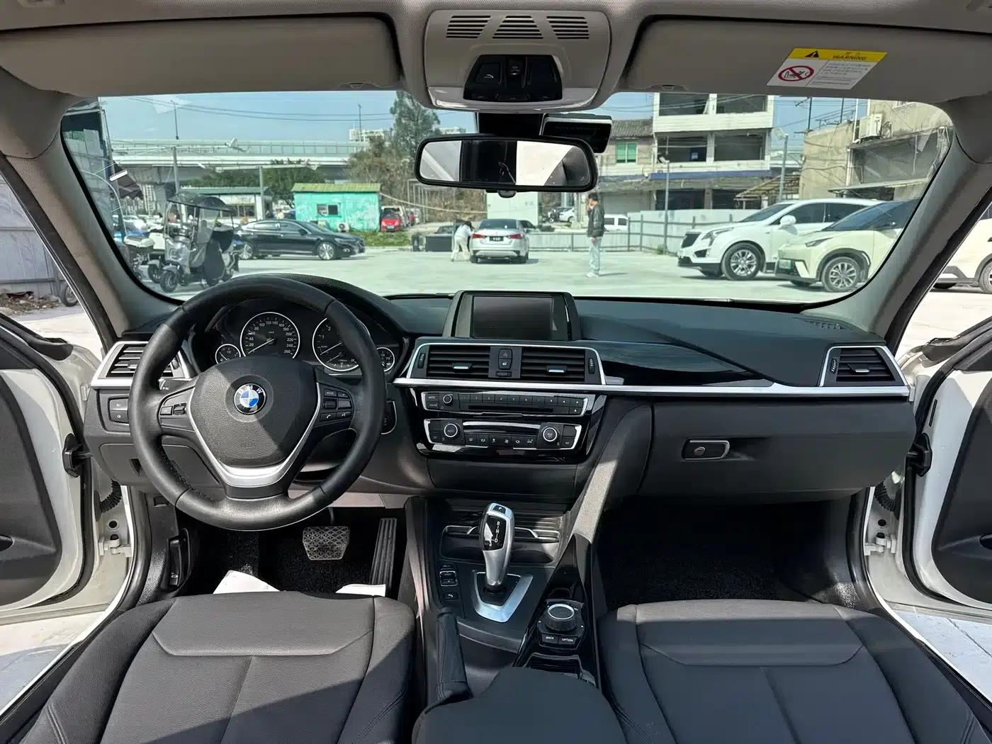 2017 BMW 3 Series 320Li Fashion Edition — миниатюра 9
