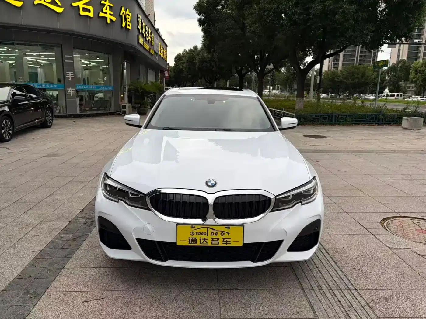 2021 BMW 3 Series 320Li M Sport Package — миниатюра 1